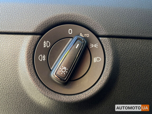 Черный Шкода Octavia A7, объемом двигателя 2 л и пробегом 253 тыс. км за 18500 $, фото 11 на Automoto.ua