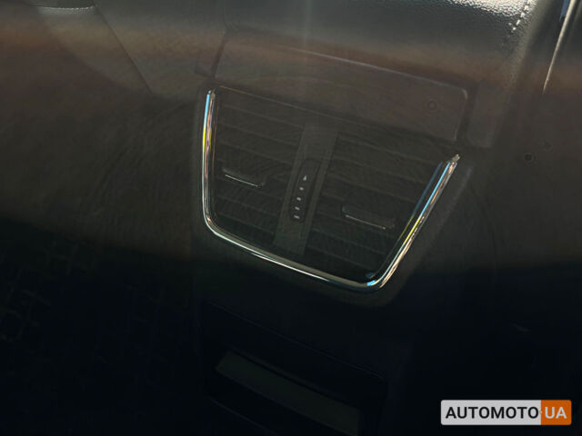 Черный Шкода Octavia A7, объемом двигателя 2 л и пробегом 253 тыс. км за 18500 $, фото 24 на Automoto.ua