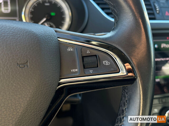 Черный Шкода Octavia A7, объемом двигателя 2 л и пробегом 253 тыс. км за 18500 $, фото 15 на Automoto.ua