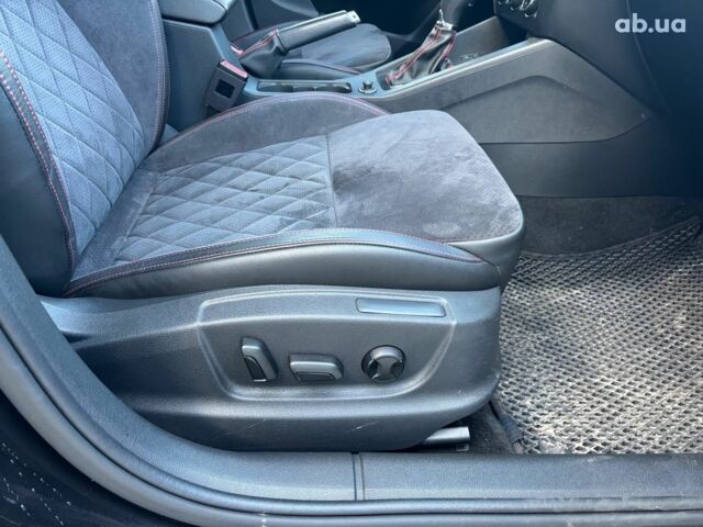 Черный Шкода Octavia A7, объемом двигателя 2 л и пробегом 240 тыс. км за 21990 $, фото 28 на Automoto.ua