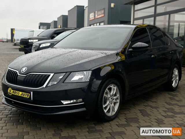 Черный Шкода Octavia A7, объемом двигателя 1.6 л и пробегом 225 тыс. км за 14500 $, фото 2 на Automoto.ua