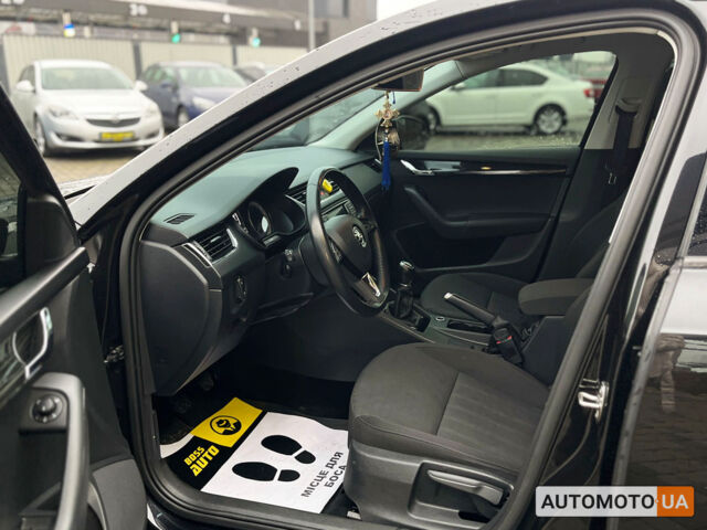 Черный Шкода Octavia A7, объемом двигателя 1.6 л и пробегом 225 тыс. км за 14500 $, фото 8 на Automoto.ua