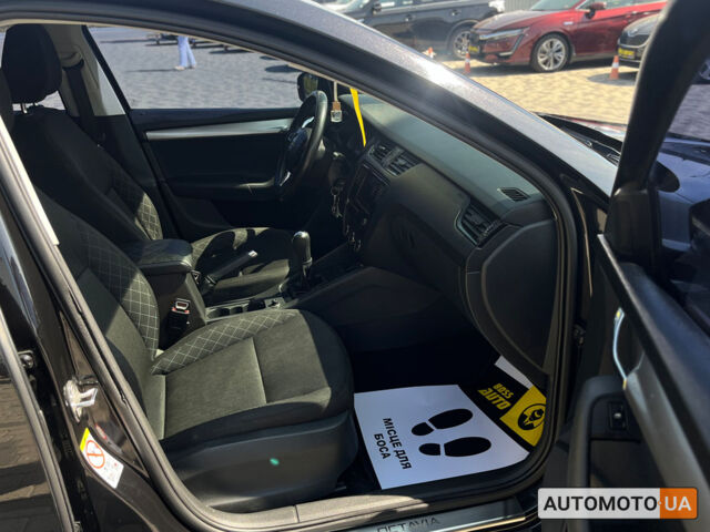 Чорний Шкода Octavia A7, об'ємом двигуна 1.6 л та пробігом 194 тис. км за 13800 $, фото 26 на Automoto.ua
