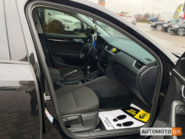 Черный Шкода Octavia A7, объемом двигателя 1.6 л и пробегом 225 тыс. км за 14500 $, фото 20 на Automoto.ua