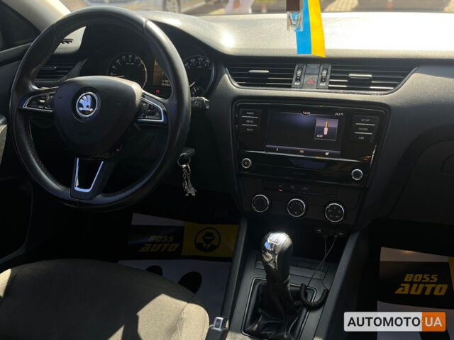 Чорний Шкода Octavia A7, об'ємом двигуна 1.6 л та пробігом 194 тис. км за 13800 $, фото 24 на Automoto.ua