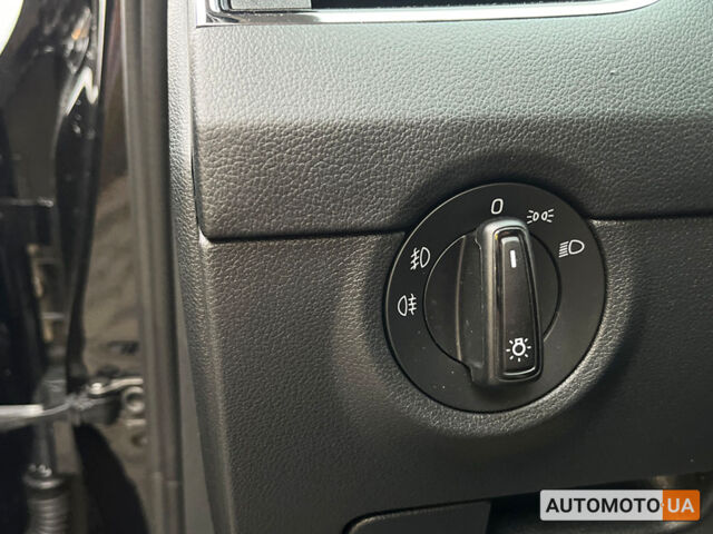 Черный Шкода Octavia A7, объемом двигателя 1.6 л и пробегом 225 тыс. км за 14500 $, фото 9 на Automoto.ua