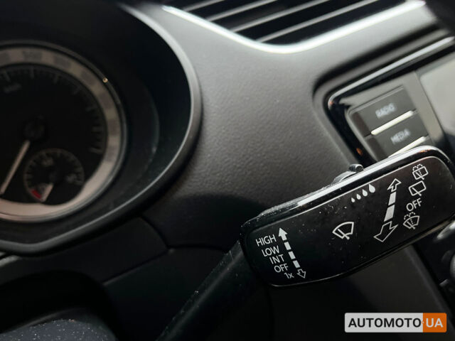 Черный Шкода Octavia A7, объемом двигателя 1.6 л и пробегом 225 тыс. км за 14500 $, фото 14 на Automoto.ua