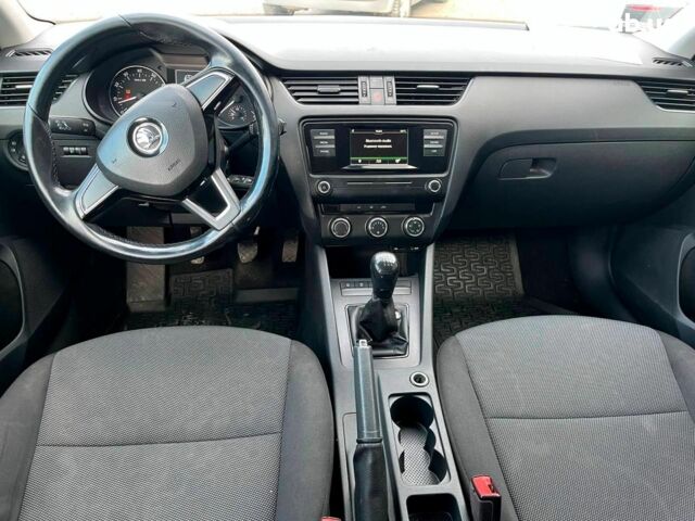 Серый Шкода Octavia A7, объемом двигателя 1.4 л и пробегом 131 тыс. км за 10690 $, фото 15 на Automoto.ua