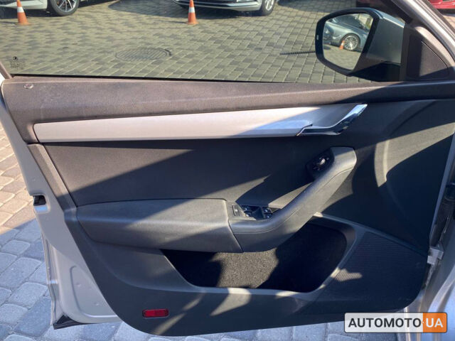 Серый Шкода Octavia A7, объемом двигателя 1.6 л и пробегом 286 тыс. км за 11500 $, фото 8 на Automoto.ua
