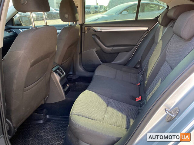 Серый Шкода Octavia A7, объемом двигателя 1.6 л и пробегом 286 тыс. км за 11500 $, фото 17 на Automoto.ua