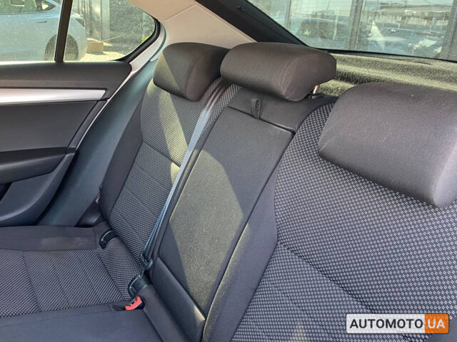 Серый Шкода Octavia A7, объемом двигателя 1.6 л и пробегом 286 тыс. км за 11500 $, фото 19 на Automoto.ua