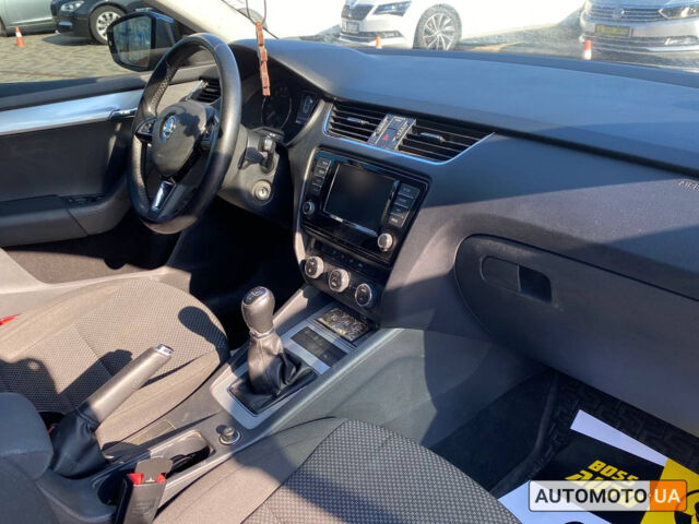 Серый Шкода Octavia A7, объемом двигателя 1.6 л и пробегом 286 тыс. км за 11500 $, фото 15 на Automoto.ua