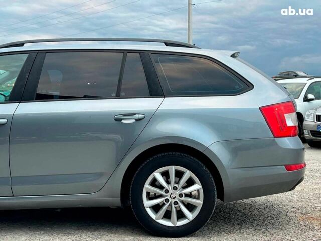 Серый Шкода Octavia A7, объемом двигателя 1.6 л и пробегом 240 тыс. км за 10990 $, фото 4 на Automoto.ua