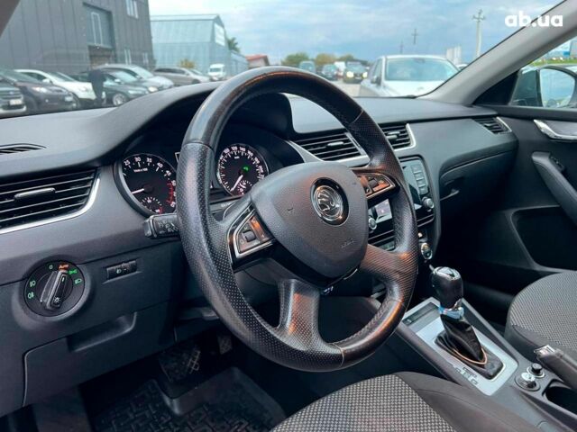 Серый Шкода Octavia A7, объемом двигателя 1.6 л и пробегом 240 тыс. км за 10990 $, фото 15 на Automoto.ua