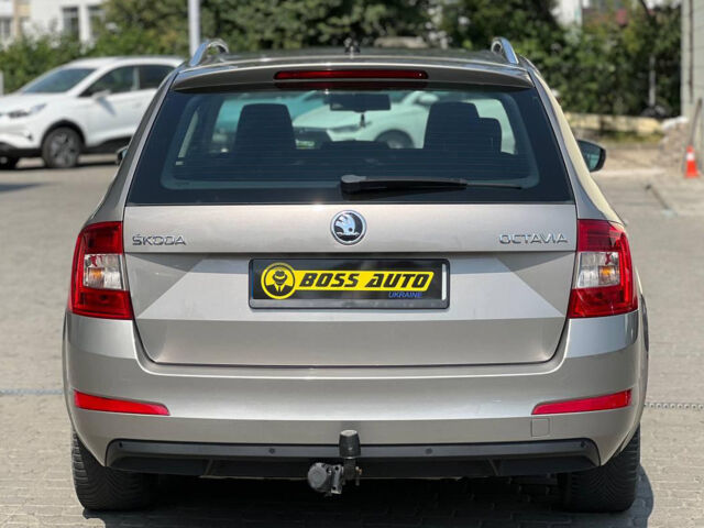 Серый Шкода Octavia A7, объемом двигателя 1.6 л и пробегом 268 тыс. км за 12600 $, фото 3 на Automoto.ua