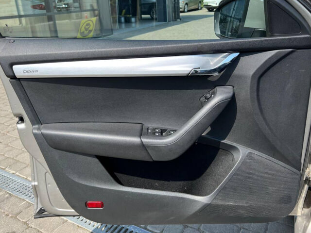 Серый Шкода Octavia A7, объемом двигателя 1.6 л и пробегом 268 тыс. км за 12600 $, фото 8 на Automoto.ua