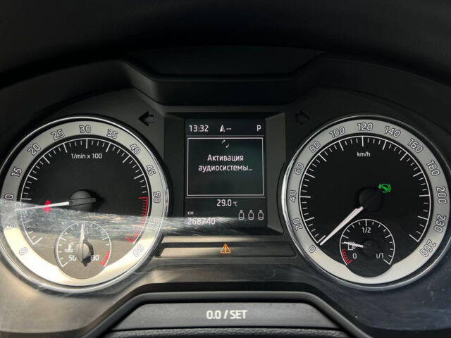 Серый Шкода Octavia A7, объемом двигателя 1.6 л и пробегом 268 тыс. км за 12600 $, фото 13 на Automoto.ua
