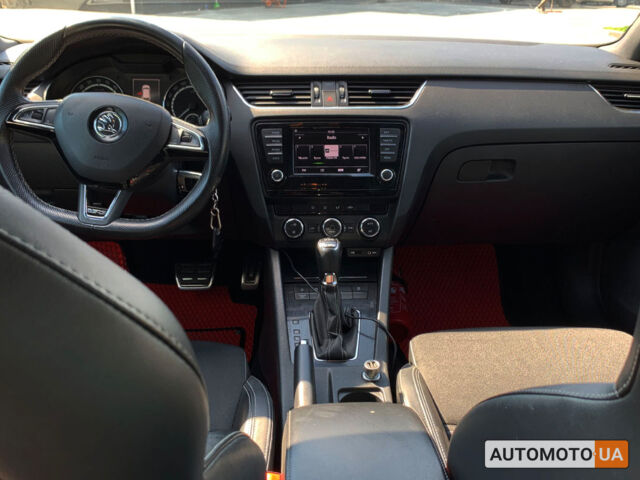 Серый Шкода Octavia A7, объемом двигателя 2 л и пробегом 168 тыс. км за 17000 $, фото 11 на Automoto.ua
