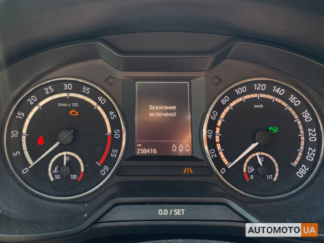 Серый Шкода Octavia A7, объемом двигателя 2 л и пробегом 168 тыс. км за 17000 $, фото 12 на Automoto.ua