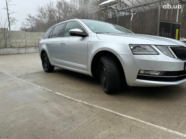 Серый Шкода Octavia A7, объемом двигателя 2 л и пробегом 245 тыс. км за 16990 $, фото 2 на Automoto.ua