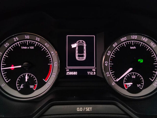 Сірий Шкода Octavia A7, об'ємом двигуна 2 л та пробігом 258 тис. км за 15300 $, фото 15 на Automoto.ua