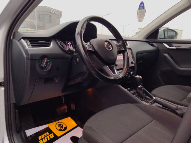 Сірий Шкода Octavia A7, об'ємом двигуна 2 л та пробігом 258 тис. км за 15300 $, фото 10 на Automoto.ua