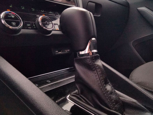 Сірий Шкода Octavia A7, об'ємом двигуна 2 л та пробігом 258 тис. км за 15300 $, фото 17 на Automoto.ua