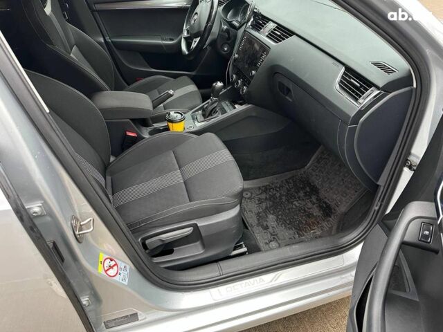 Серый Шкода Octavia A7, объемом двигателя 2 л и пробегом 245 тыс. км за 16990 $, фото 5 на Automoto.ua
