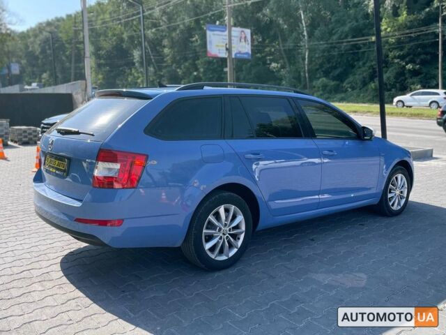 Синий Шкода Octavia A7, объемом двигателя 2 л и пробегом 329 тыс. км за 12600 $, фото 1 на Automoto.ua