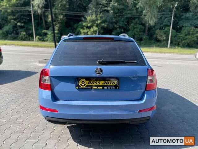 Синий Шкода Octavia A7, объемом двигателя 2 л и пробегом 329 тыс. км за 12600 $, фото 2 на Automoto.ua