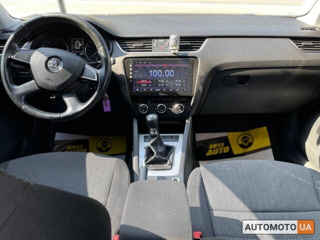 Синий Шкода Octavia A7, объемом двигателя 2 л и пробегом 329 тыс. км за 12600 $, фото 9 на Automoto.ua