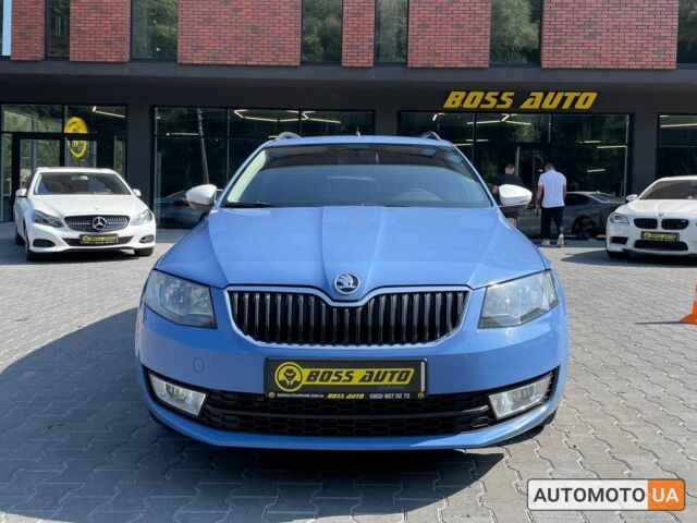 Синий Шкода Octavia A7, объемом двигателя 2 л и пробегом 329 тыс. км за 12600 $, фото 5 на Automoto.ua