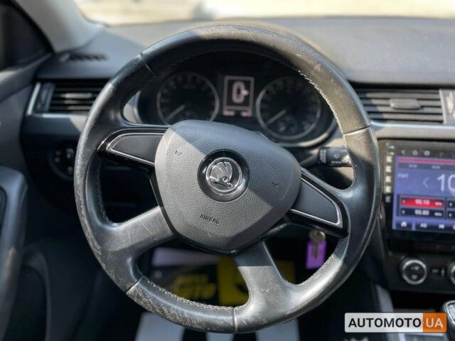 Синий Шкода Octavia A7, объемом двигателя 2 л и пробегом 329 тыс. км за 12600 $, фото 11 на Automoto.ua