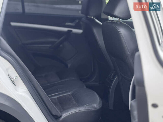 Білий Шкода Octavia Scout, об'ємом двигуна 2 л та пробігом 230 тис. км за 6799 $, фото 41 на Automoto.ua