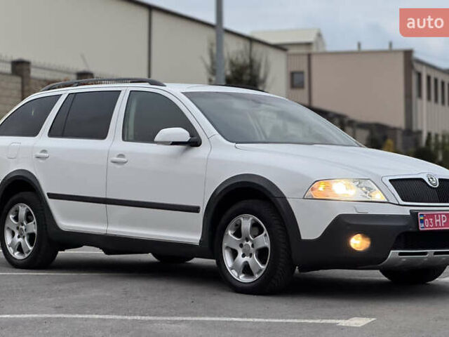 Білий Шкода Octavia Scout, об'ємом двигуна 2 л та пробігом 230 тис. км за 6799 $, фото 24 на Automoto.ua