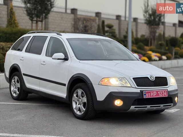 Білий Шкода Octavia Scout, об'ємом двигуна 2 л та пробігом 230 тис. км за 6799 $, фото 20 на Automoto.ua