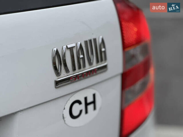Білий Шкода Octavia Scout, об'ємом двигуна 2 л та пробігом 230 тис. км за 6799 $, фото 15 на Automoto.ua