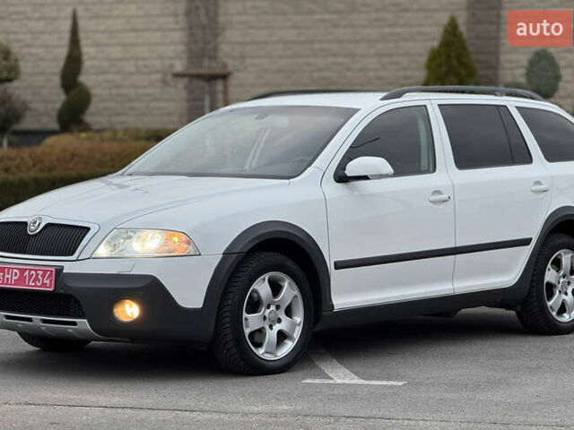 Білий Шкода Octavia Scout, об'ємом двигуна 2 л та пробігом 230 тис. км за 6799 $, фото 3 на Automoto.ua
