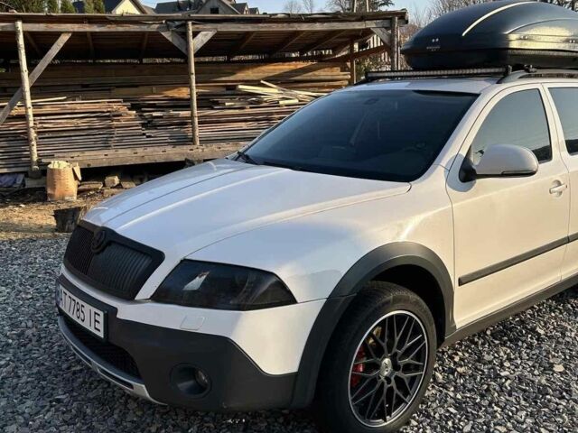 Білий Шкода Octavia Scout, об'ємом двигуна 2 л та пробігом 330 тис. км за 6700 $, фото 2 на Automoto.ua