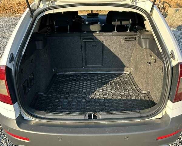 Білий Шкода Octavia Scout, об'ємом двигуна 2 л та пробігом 330 тис. км за 6700 $, фото 9 на Automoto.ua