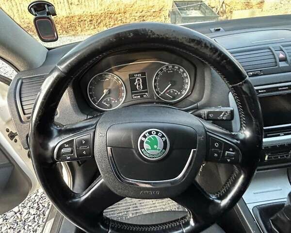 Білий Шкода Octavia Scout, об'ємом двигуна 2 л та пробігом 330 тис. км за 6700 $, фото 11 на Automoto.ua