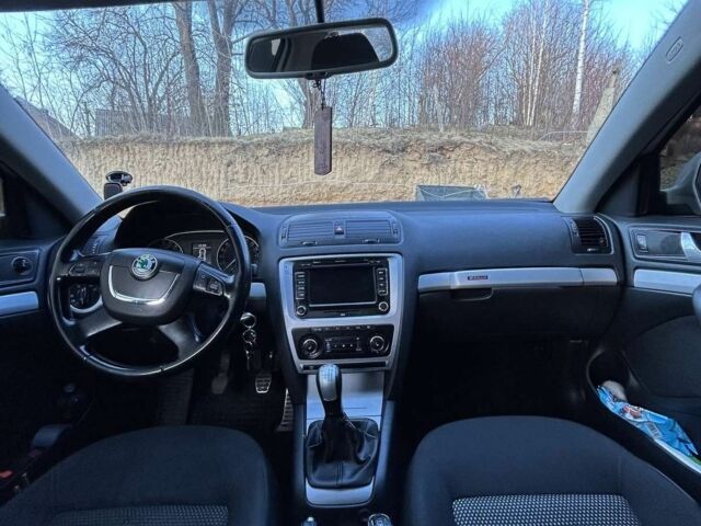 Білий Шкода Octavia Scout, об'ємом двигуна 2 л та пробігом 330 тис. км за 6700 $, фото 17 на Automoto.ua