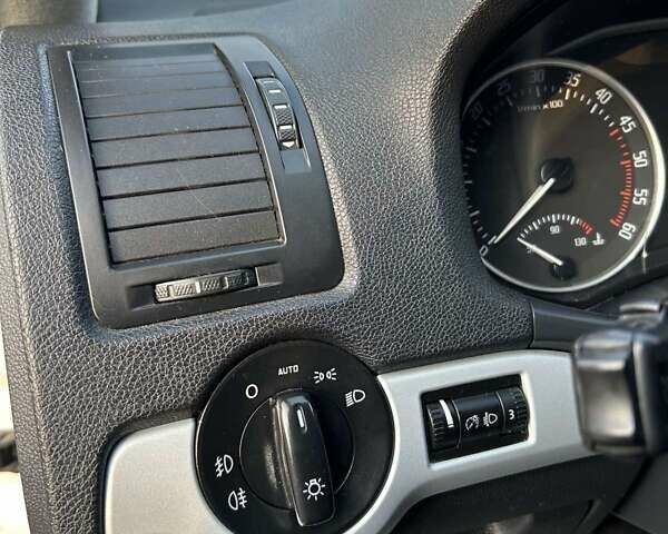 Білий Шкода Octavia Scout, об'ємом двигуна 2 л та пробігом 330 тис. км за 6700 $, фото 8 на Automoto.ua