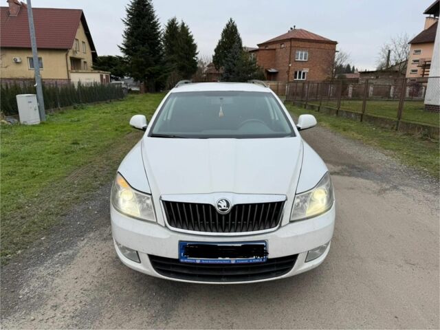 Белый Шкода Октавия Скаут, объемом двигателя 0 л и пробегом 350 тыс. км за 3099 $, фото 3 на Automoto.ua