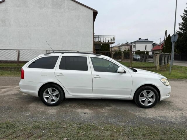 Белый Шкода Октавия Скаут, объемом двигателя 0 л и пробегом 350 тыс. км за 3099 $, фото 7 на Automoto.ua