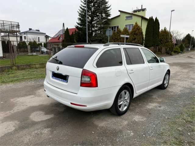 Белый Шкода Октавия Скаут, объемом двигателя 0 л и пробегом 350 тыс. км за 3099 $, фото 5 на Automoto.ua