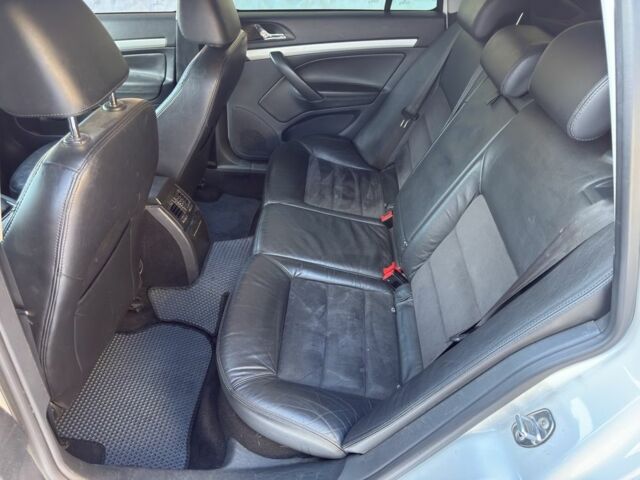 Белый Шкода Октавия Скаут, объемом двигателя 2 л и пробегом 258 тыс. км за 9500 $, фото 5 на Automoto.ua