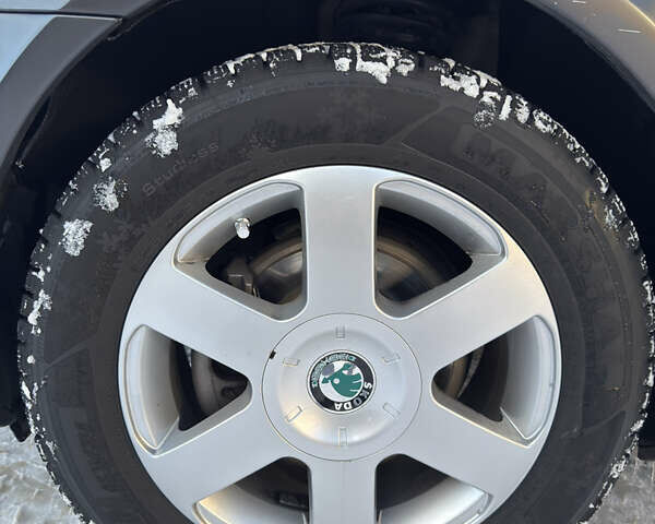 Білий Шкода Octavia Scout, об'ємом двигуна 2 л та пробігом 258 тис. км за 9500 $, фото 7 на Automoto.ua