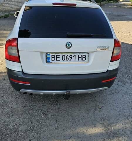 Білий Шкода Octavia Scout, об'ємом двигуна 2 л та пробігом 275 тис. км за 12000 $, фото 1 на Automoto.ua
