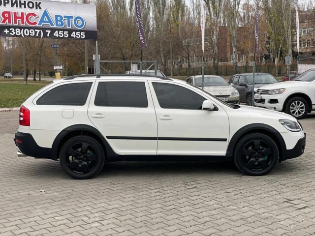 Белый Шкода Октавия Скаут, объемом двигателя 2 л и пробегом 283 тыс. км за 11600 $, фото 7 на Automoto.ua